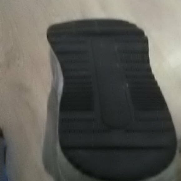 Shoes - Picture 3 of 4